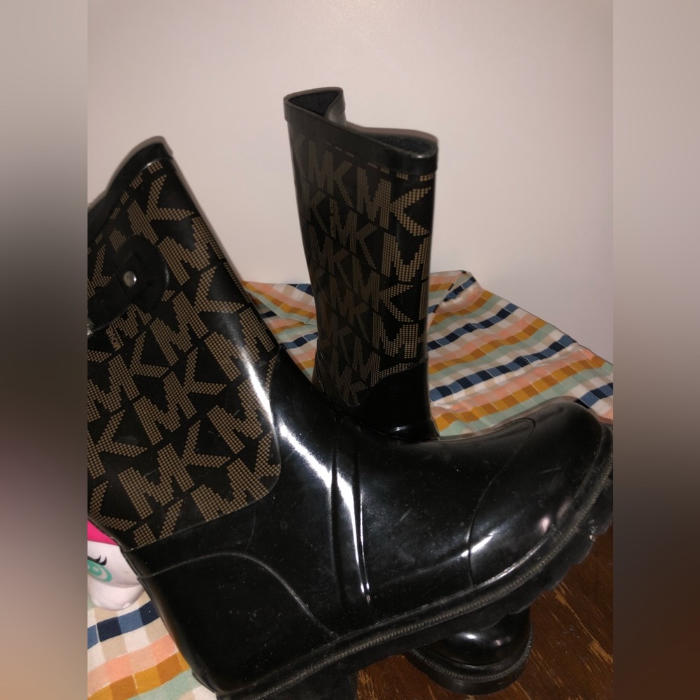 Michael kors boots